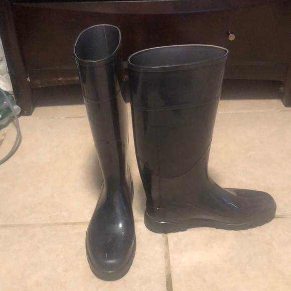 Burberry Rain Boots for men . 7.5/10 condition - Picture 2 of 4